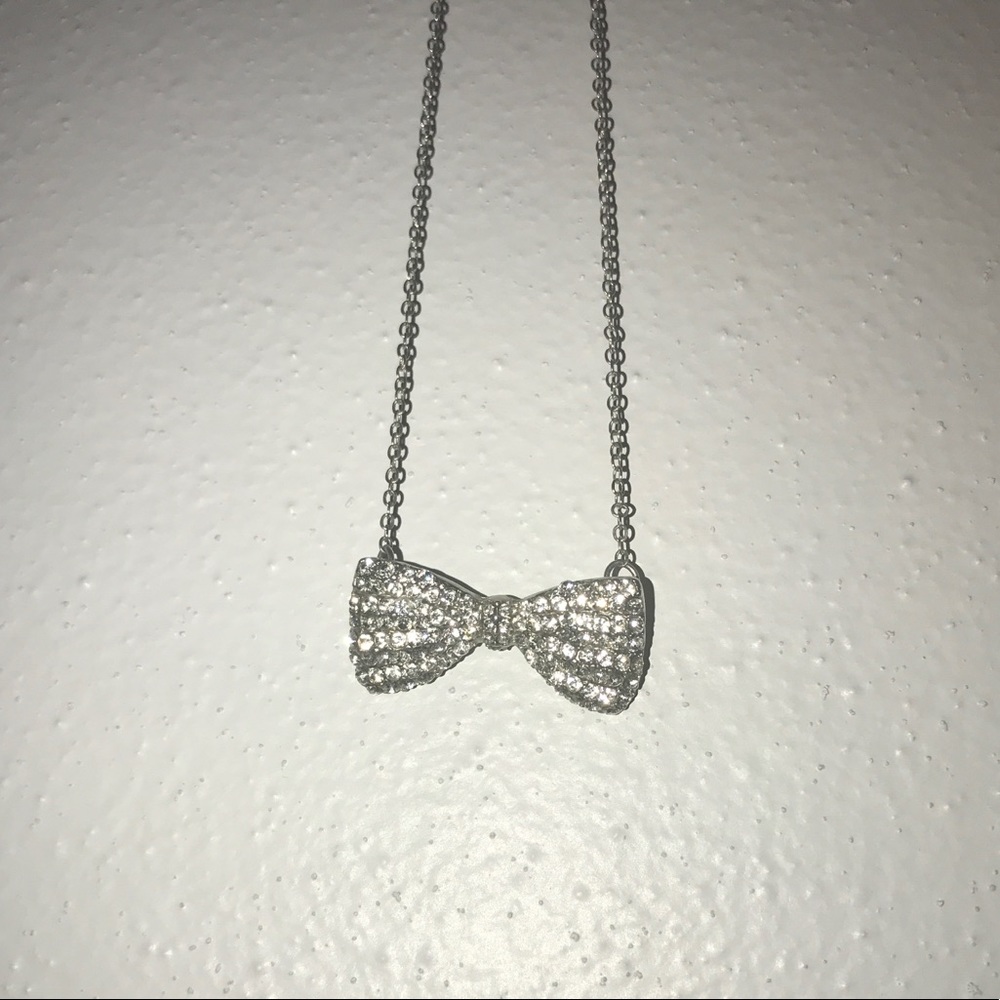 Bow Necklace